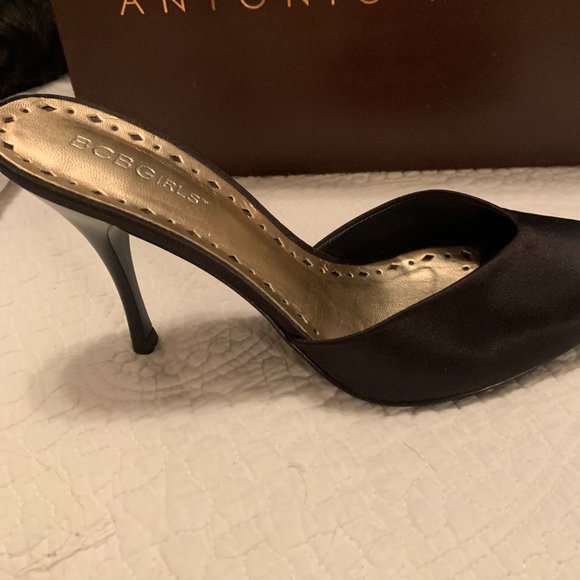 Black Open toed shoes Size 8 - Picture 1 of 3